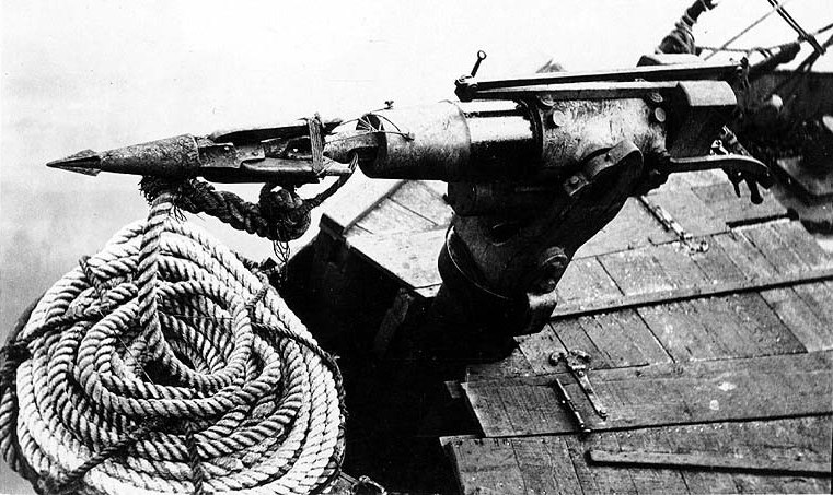 1915 deck mounted whaling cannon with explosive harpoons